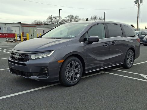 New 2026 Honda Odyssey Touring image 2