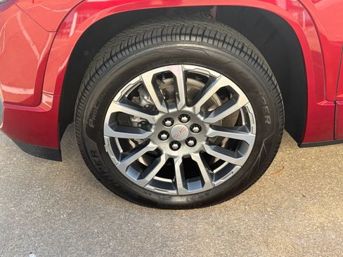 Used 2021 GMC Acadia Denali w/ Denali Technology Package FWD image 4