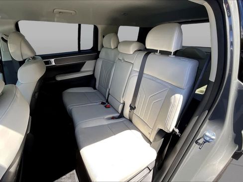 Used 2025 Hyundai Santa Fe SEL FWD image 25