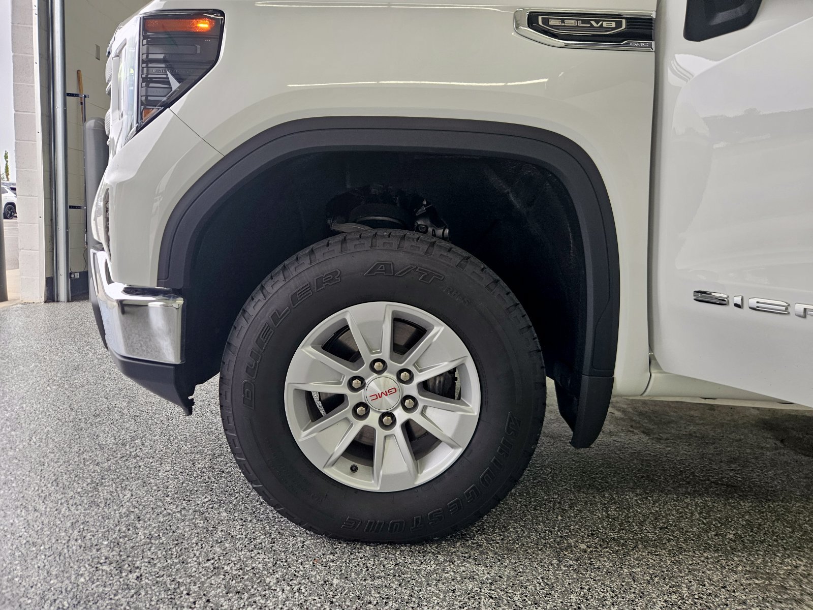 Used 2024 GMC Sierra 1500 SLE AWD/4WD image 9