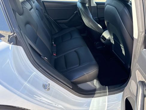 Used 2022 Tesla Model 3 image 26