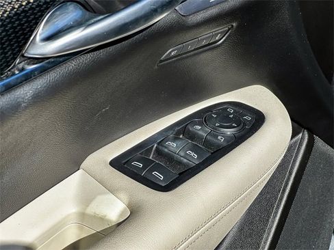 Used 2022 Cadillac XT5 Sportv w/ Technology Package image 12