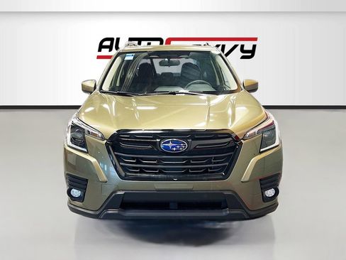 Used 2023 Subaru Forester Premium AWD/4WD image 2