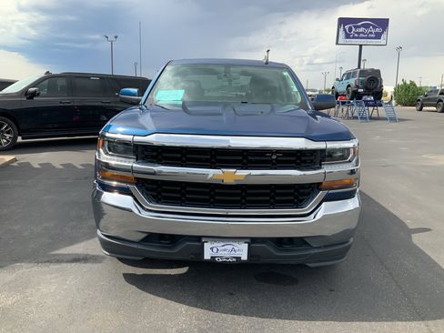 Used 2018 Chevrolet Silverado 1500 LT w/ Trailering Package AWD/4WD image 3