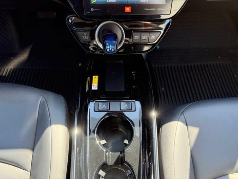 Certified 2022 Toyota Prius Prime Limited FWD image 21