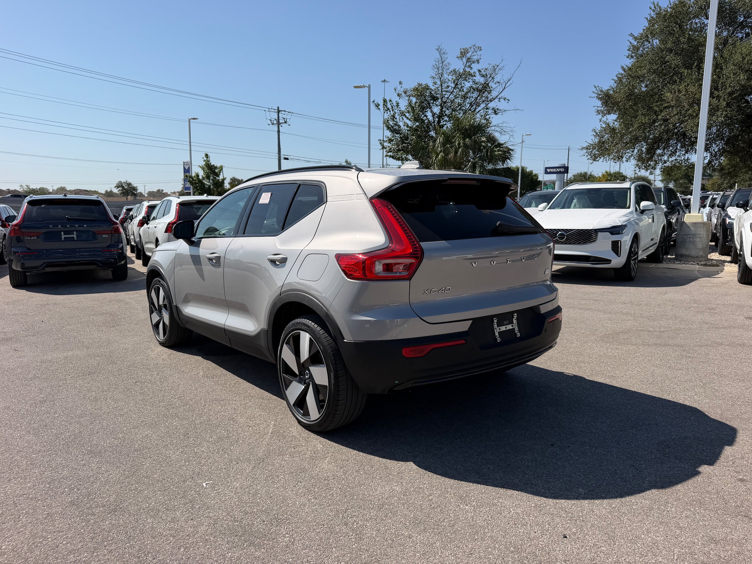 Certified 2023 Volvo XC40 Recharge Ultimate w/ Protection Package Premier AWD/4WD image 4