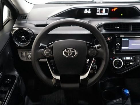 Used 2019 Toyota Prius C L image 14