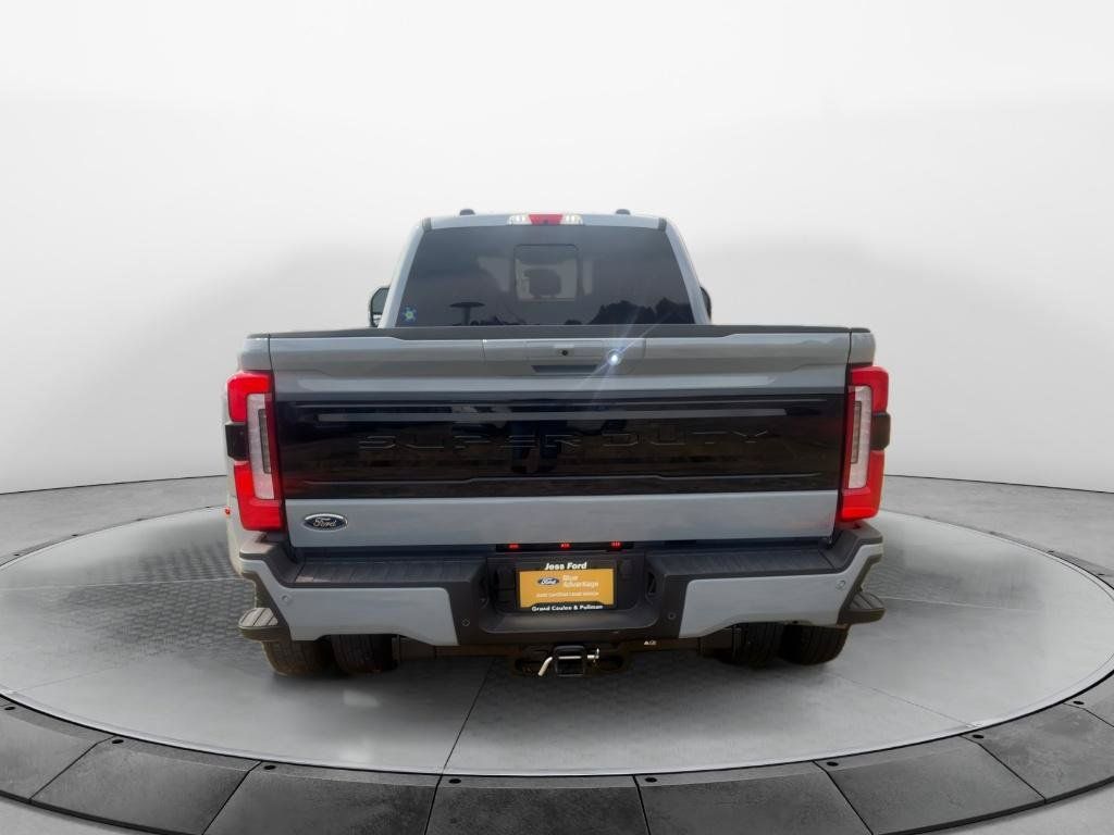 Used 2026 Ford F450 Platinum AWD/4WD image 4