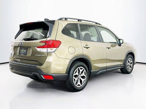 Used 2024 Subaru Forester Premium image 9