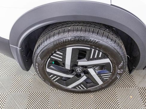 Used 2025 Nissan Kicks SV image 44