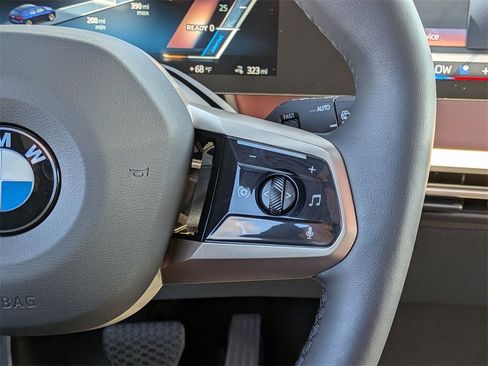 New 2026 BMW iX xDrive60 image 31