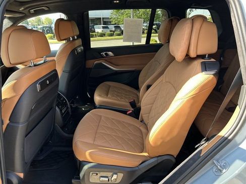 Certified 2024 BMW X7 xDrive40i w/ M Sport Package AWD/4WD image 19