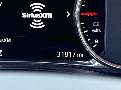 Used 2022 Chevrolet Traverse Premier w/ Redline Edition FWD image 12