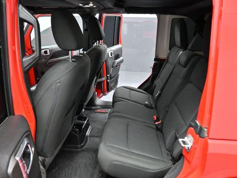 Used 2020 Jeep Wrangler Unlimited Sahara AWD/4WD image 26
