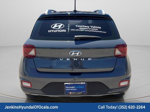 Certified 2025 Hyundai Venue Limited FWD image 4