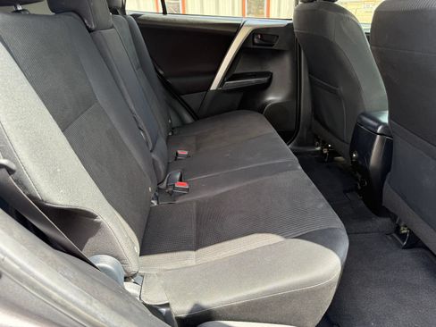 Used 2016 Toyota RAV4 LE FWD image 13