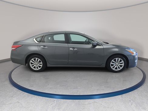 Used 2015 Nissan Altima 2.5 S w/ Power Driver Seat Package FWD image 4