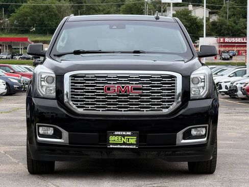 Used 2018 GMC Yukon Denali w/ Denali Ultimate Package AWD/4WD image 3