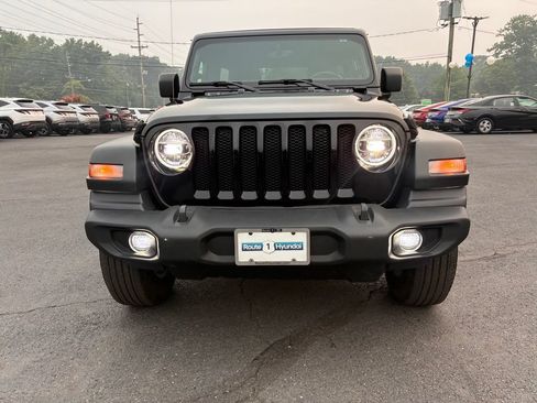 Used 2022 Jeep Wrangler Unlimited Sport w/ Sun And Sound Package AWD/4WD image 2