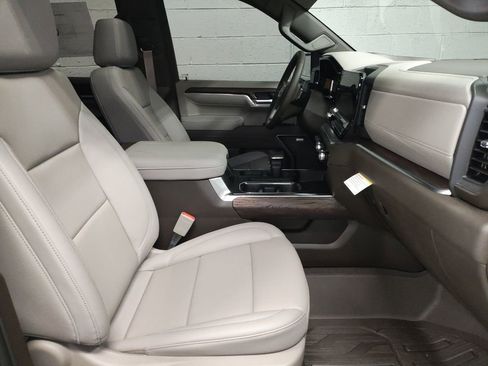 New 2026 GMC Sierra 1500 SLT w/ SLT Premium Plus Package image 7