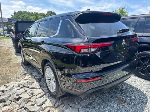Used 2025 Mitsubishi Outlander ES AWD/4WD image 4