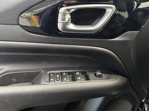 New 2026 Jeep Compass Limited image 25