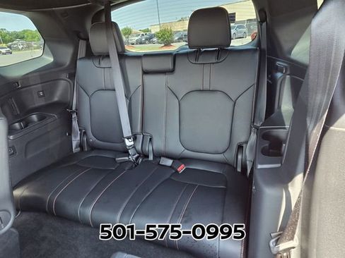 Used 2025 Honda Pilot TrailSport image 14