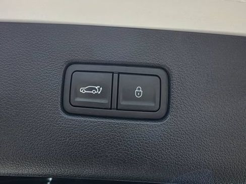 Used 2022 Genesis GV80 2.5T w/ Prestige Package 04 AWD/4WD image 13