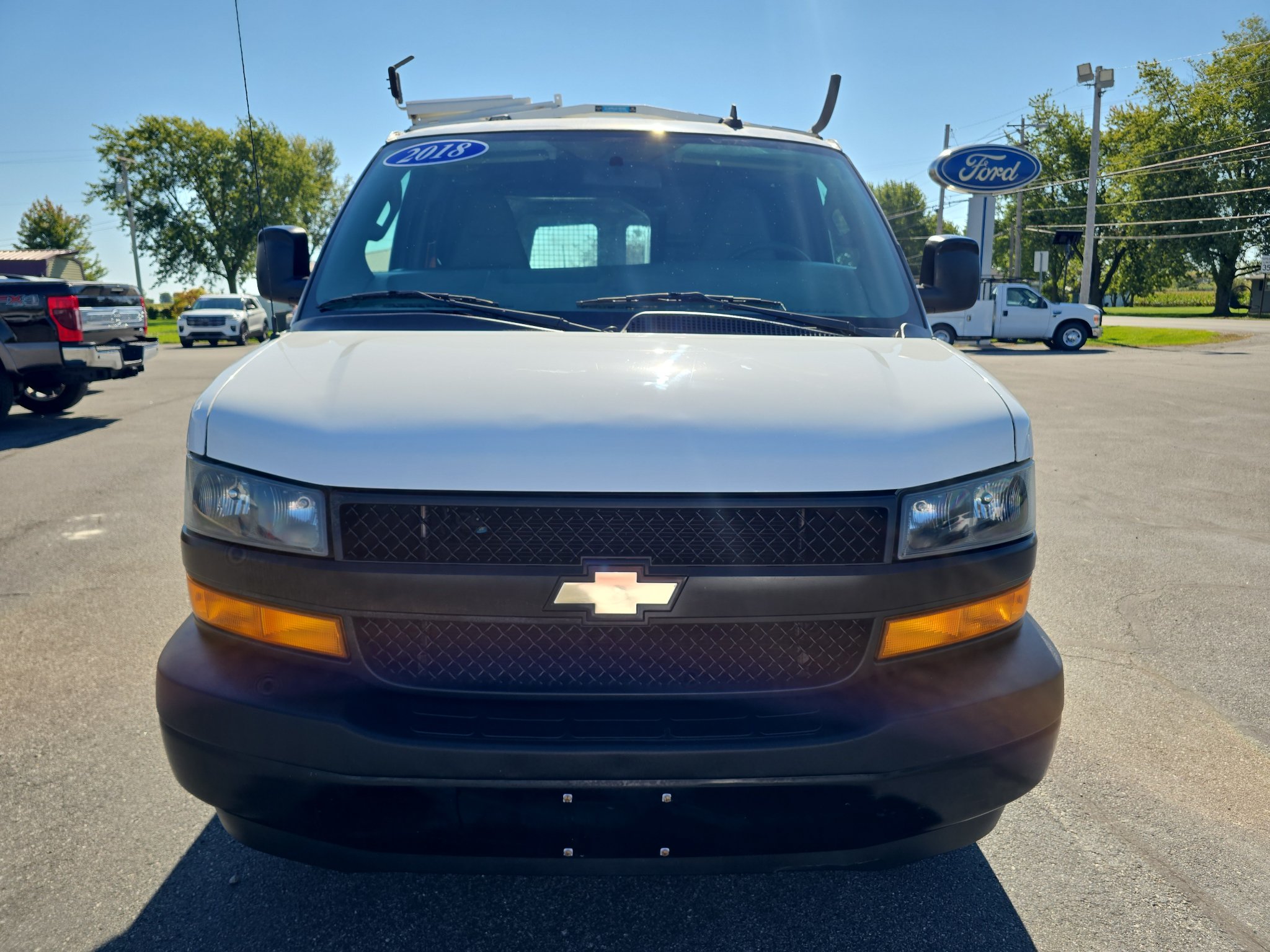 Used 2018 Chevrolet Express 2500 w/ Driver Convenience Package RWD image 3