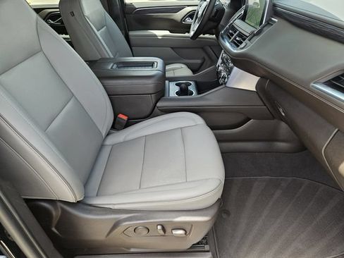 Used 2023 GMC Yukon SLT w/ SLT Premium Package AWD/4WD image 12