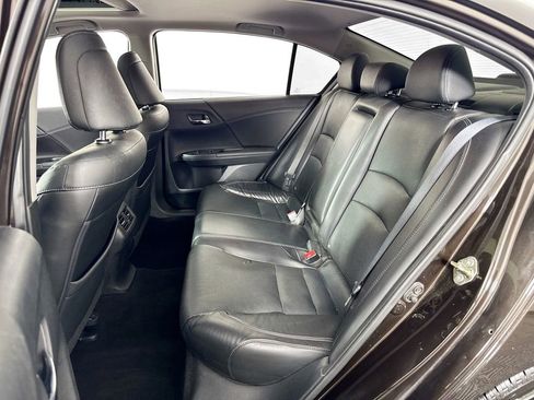 Used 2017 Honda Accord Touring image 29