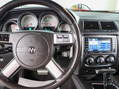 Used 2010 Dodge Challenger SRT8 image 17