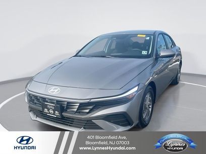 Used 2025 Hyundai Elantra SE