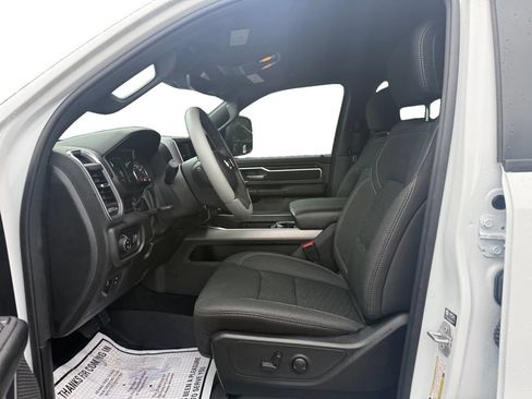 Used 2025 RAM 1500 Big Horn AWD/4WD image 9