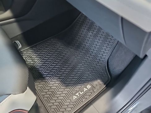 New 2026 Volkswagen Atlas Peak Edition image 14