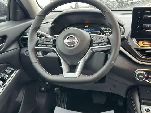 New 2025 Nissan Altima 2.5 SR image 7