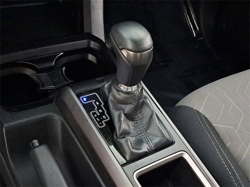 Used 2022 Toyota Tacoma TRD Sport image 30