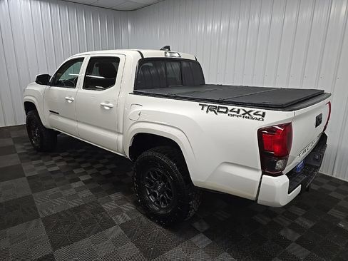 Used 2022 Toyota Tacoma SR AWD/4WD image 9