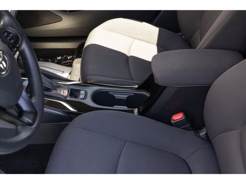 Used 2022 Toyota Corolla LE w/ Carpet Mat Package (TMS) FWD image 26