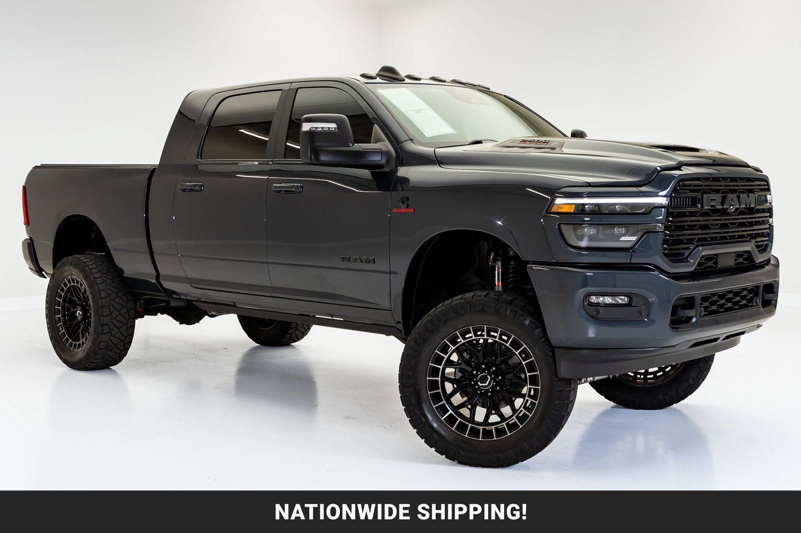 Used 2025 RAM 2500 Laramie w/ Night Edition AWD/4WD image 1
