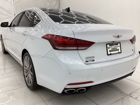 Used 2015 Hyundai Genesis 5.0 w/ Option Group 05 RWD image 9