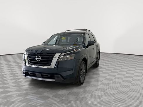 Certified 2025 Nissan Pathfinder SL w/ SL Premium Package image 5