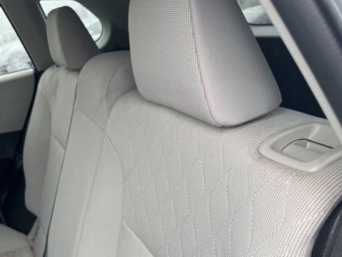 Used 2023 Toyota Corolla Cross LE image 9