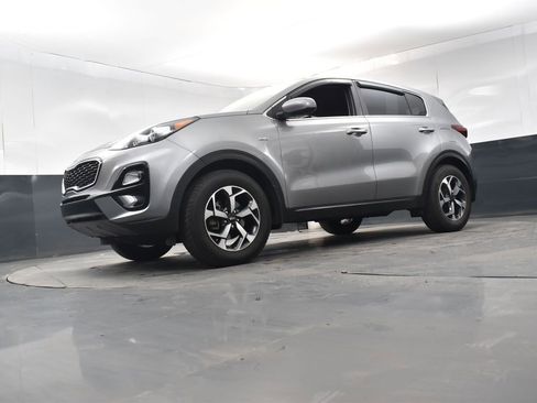 Used 2022 Kia Sportage LX image 21