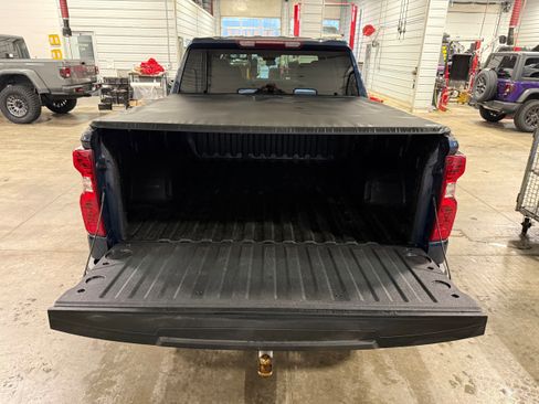 Used 2022 Chevrolet Silverado 1500 LT image 28