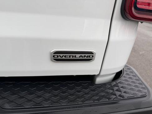 Used 2022 Jeep Gladiator Overland w/ Popular Equipment Package image 12