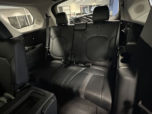 New 2025 Honda Pilot Touring image 18