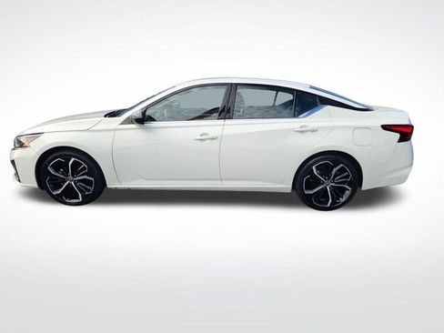 Used 2024 Nissan Altima 2.5 SR image 2