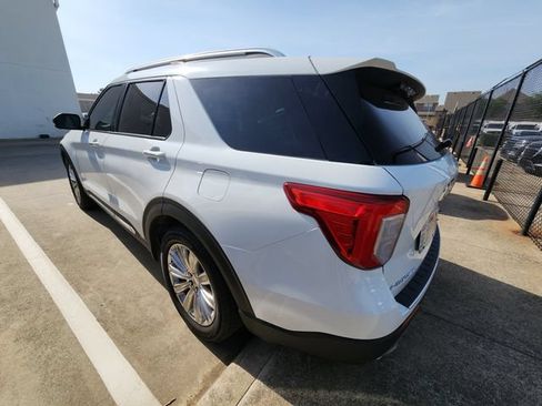 Used 2021 Ford Explorer Limited w/ Equipment Group 301A RWD image 6