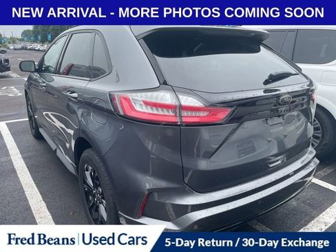Used 2022 Ford Edge SE w/ Black Appearance Package AWD/4WD image 4